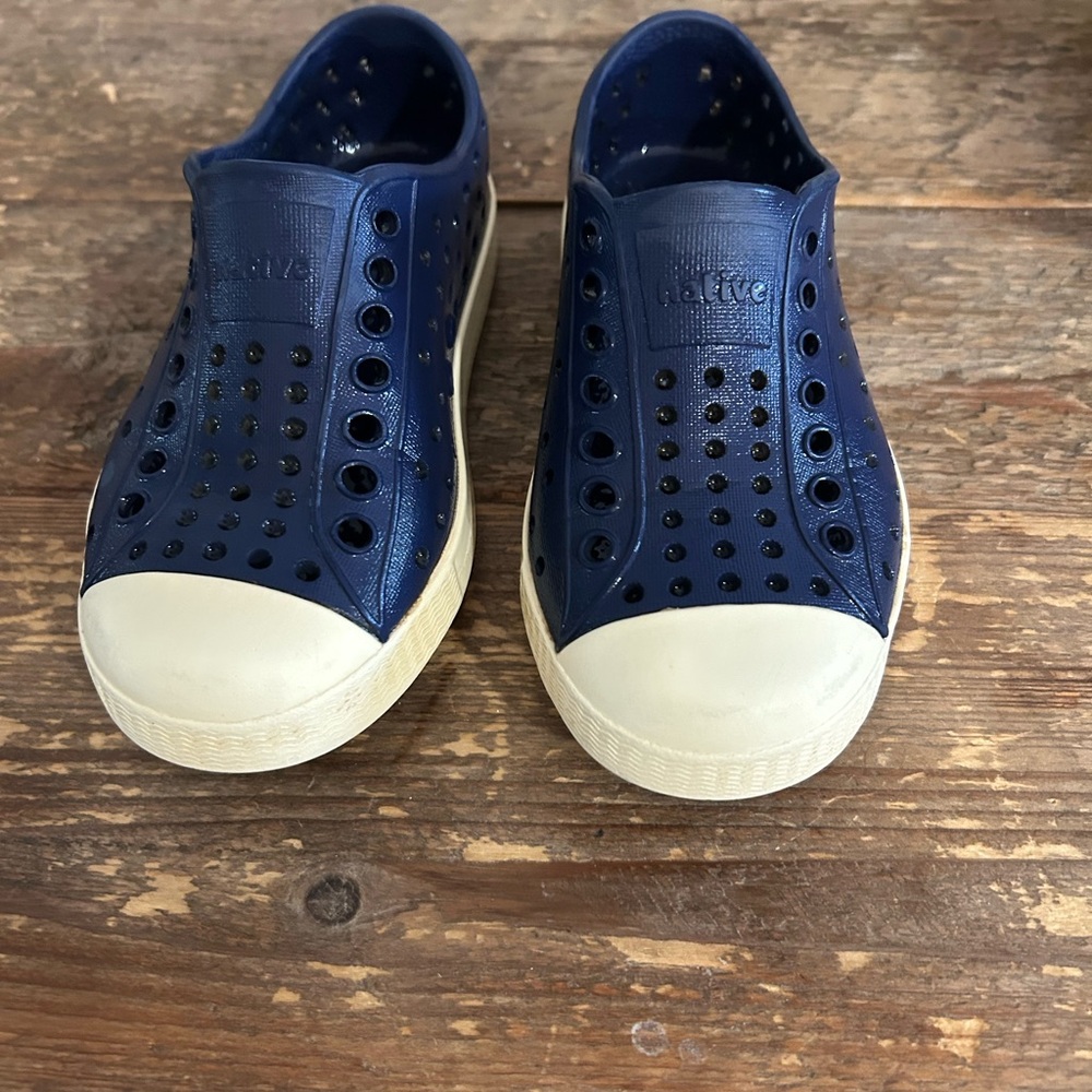 Native Kids Water Shoes - Blue and Cream